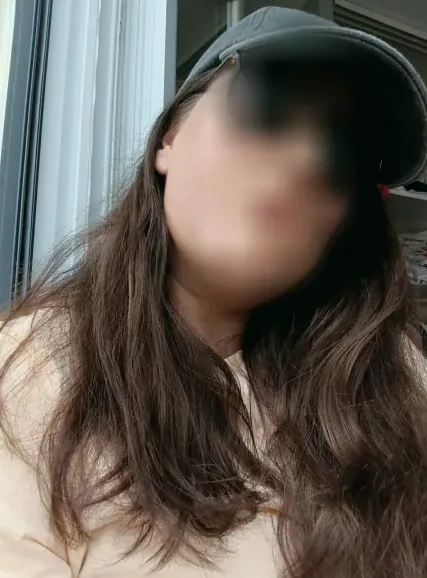 Ela, 32