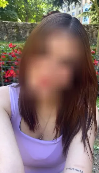 Hannah, 29