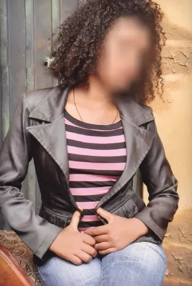 Helena, 24