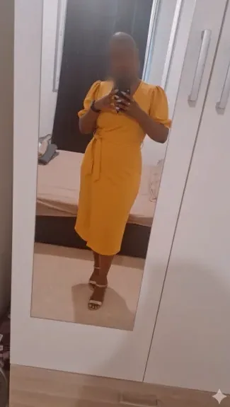 Melanie, 33