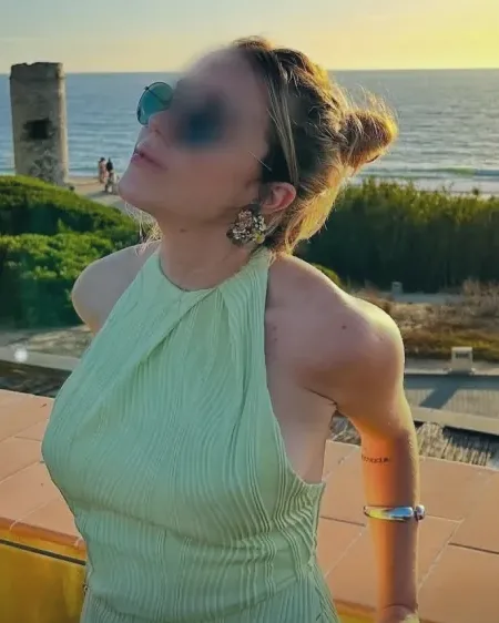 Nadine, 38